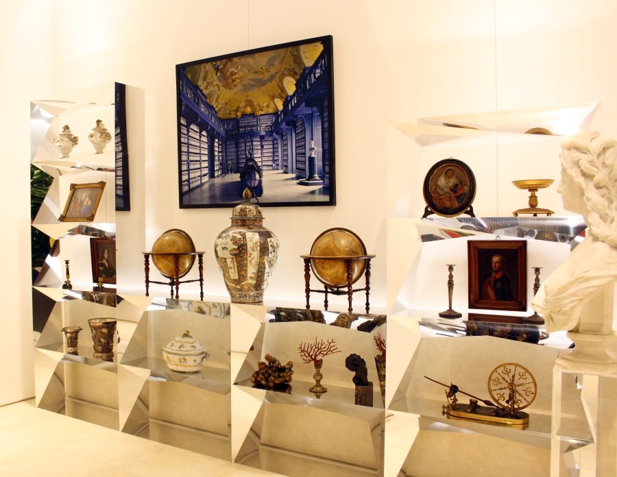 Esposizione oggetti di antiquariato